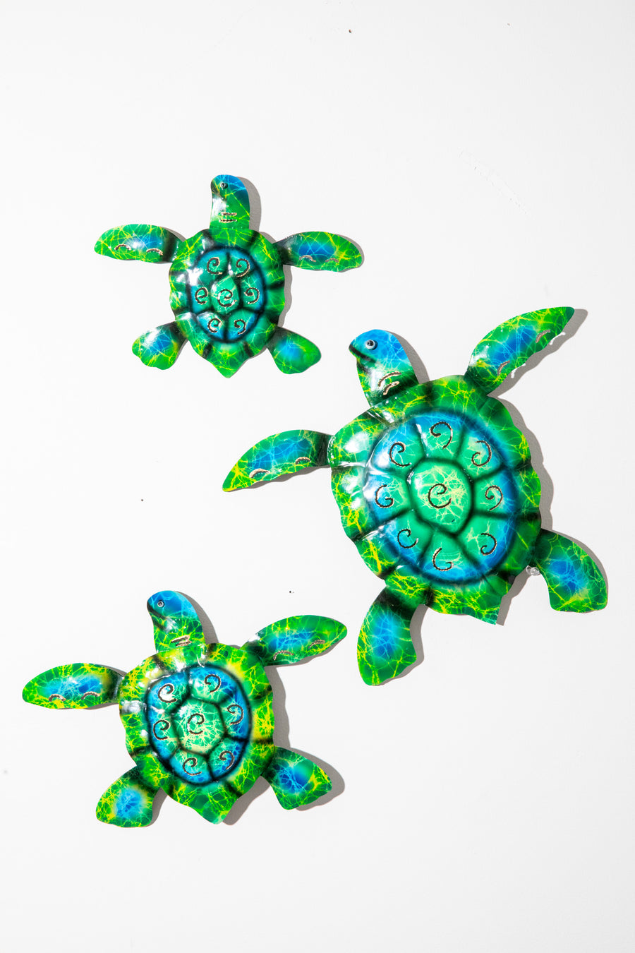 Painted tin turtle wall art set